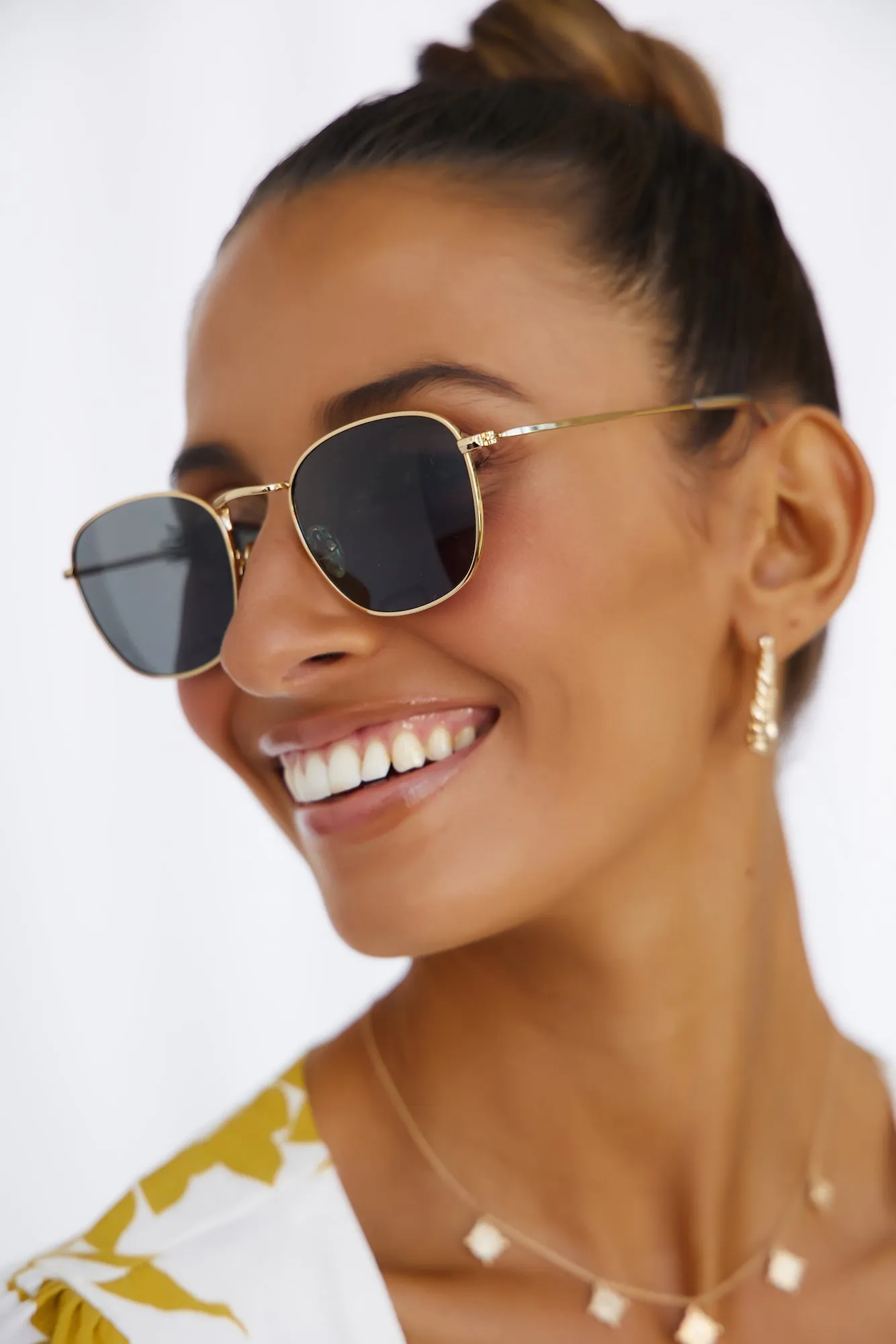 BANBÉ The Turlington Sunglasses Gold Smoke